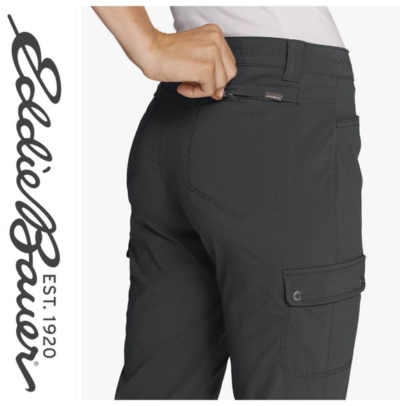 Eddie Bauer Pants - 💕SALE💕 Eddie Bauer Gray Travix Horizon Capri Cargo Pants